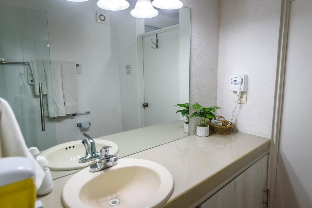 Depab Privado, Centrico,Wifi 80 Mb ,Aire Acondicionado ,Cocina, Cochera Techada, Сьюдад-Вальес Экстерьер фото
